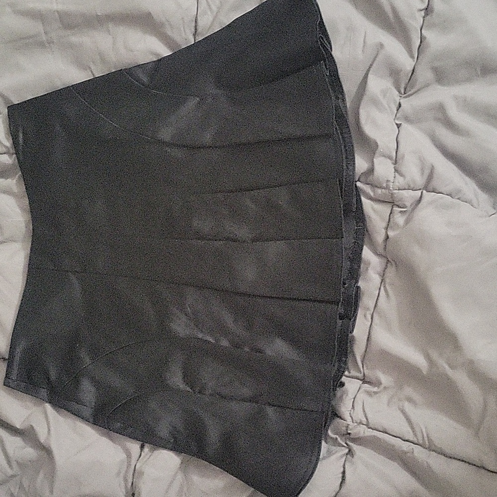 Black Bebe Pleated Skirt Size 0